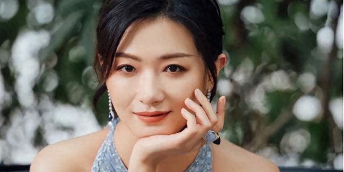明明很想红，却装的“人淡如菊”，这4位心口不一的女星实在虚伪