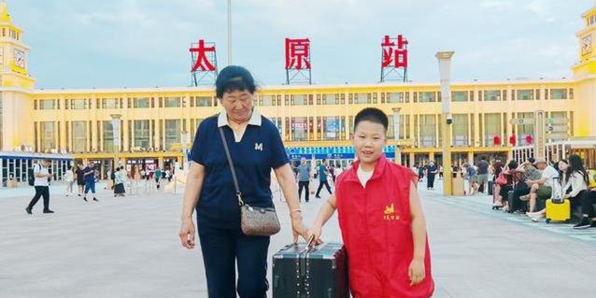 博物馆里学历史，社区服务显担当，“晋娃”暑假忙不停