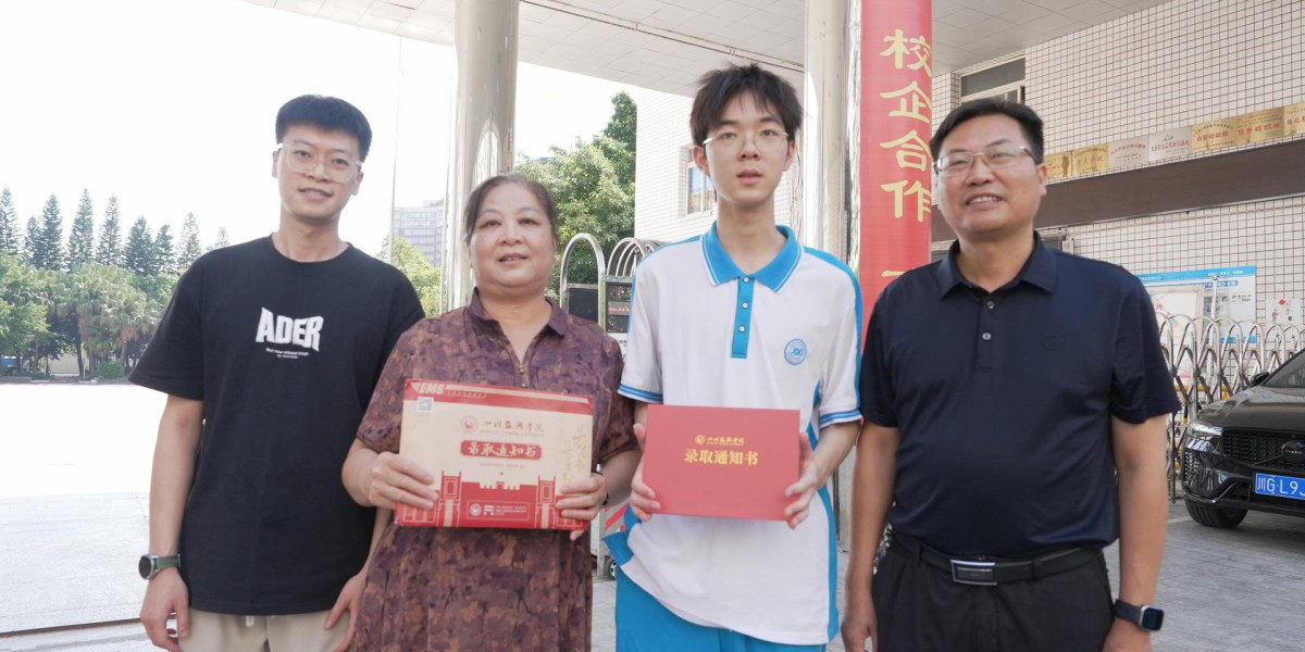 炒青椒土豆丝“出圈”的龚晟，拿到心仪院校录取通知书：将好好规划大学生活，不负期待