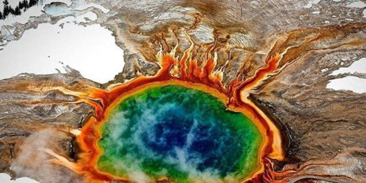 黄石火山暗藏危机，科学家24小时紧盯，它会炸翻地球吗？