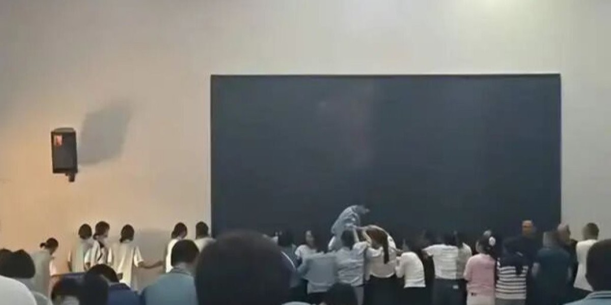 马上评｜让学生踩父母：“愧疚折磨”不是感恩教育