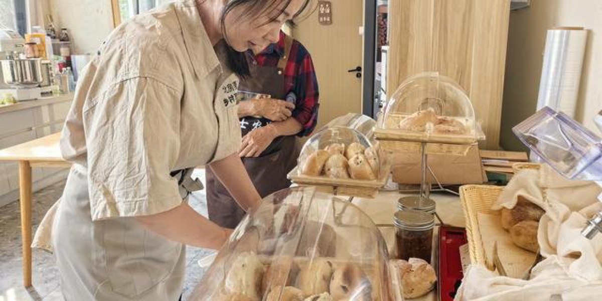 乡村面包师制作乡土味道，“博士农场”窑烤面包飘香