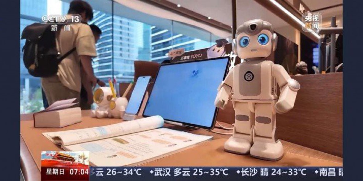 假日“首发经济”升温，荣耀阿尔法全球旗舰店AI产品成关注焦点