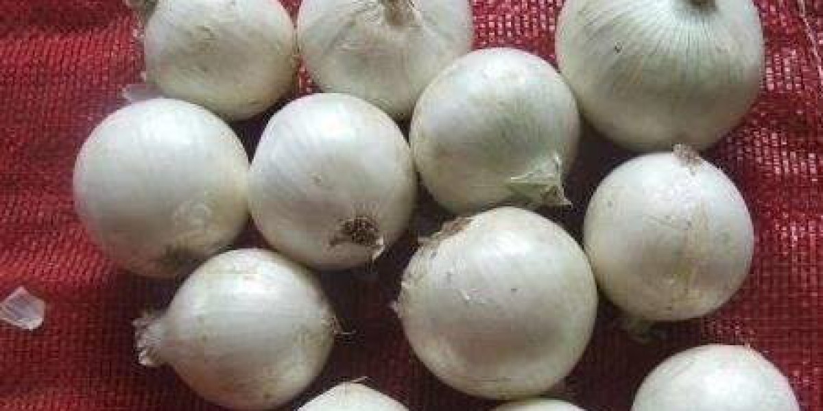 洋葱选紫皮还是白皮？营养差别大，炒菜生吃大不同